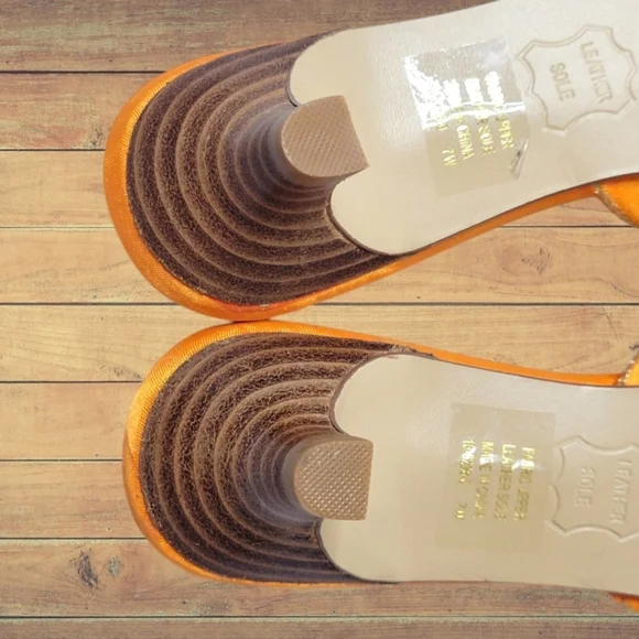 Classique Orange Hand Beaded Kitten Heel Mules Size 7W - Picture 6 of 11